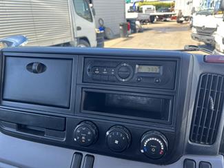 2015 FUSO Canter - Thumbnail