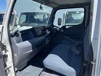 2015 FUSO Canter - Thumbnail