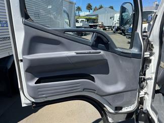 2015 FUSO Canter - Thumbnail