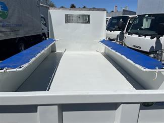 2015 FUSO Canter - Thumbnail